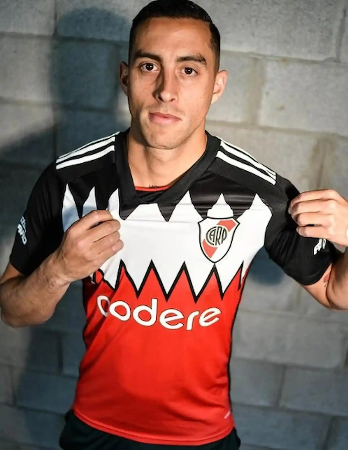 23 24 River Plate Away Kit
